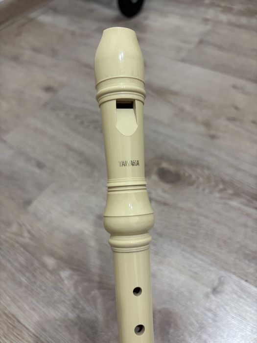 блокфлейта-сопрано Yamaha YRS-24B