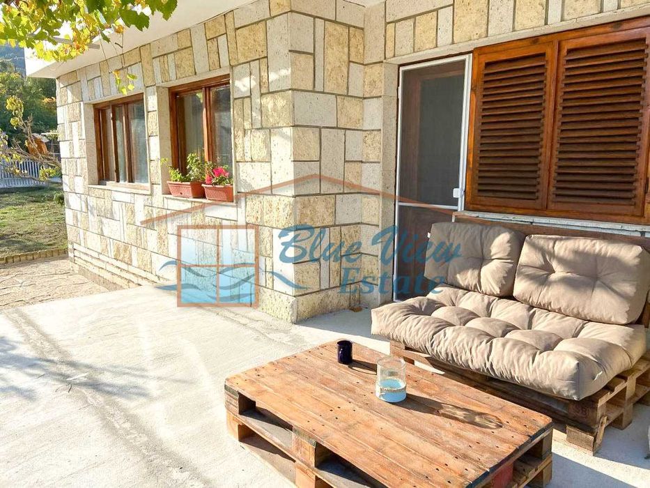 Двуетажна къща в Балчик