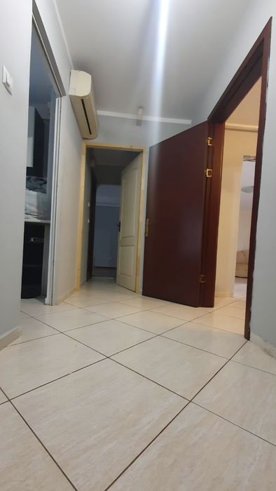 Închiriez apartament cu 4 camere