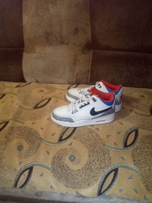 Продам кроссовки