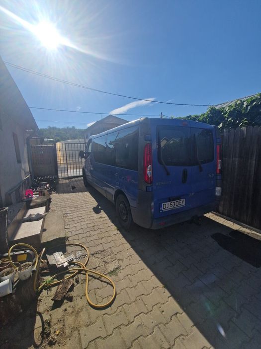 Renault trafic 8+1  2.5