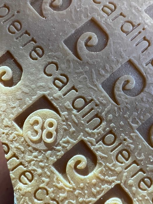 Зимни ботуши от естествена кожа и естествен косъм. Pierre Cardin 38 р.