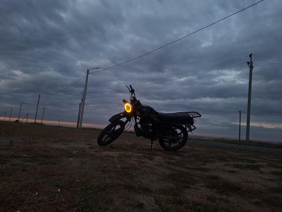 Продам мотоцикл Gsx200