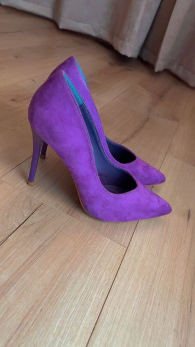 Елегантни обувки с ток