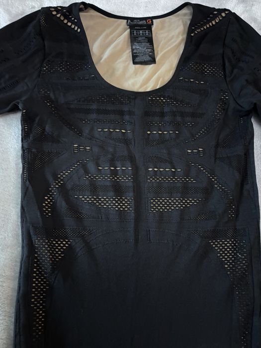 Рокля Guess по тялото