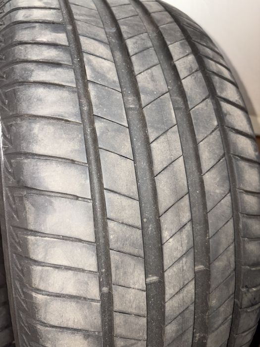 Anvelope vara Audi A4 model bridgistone 245/45R18   100y