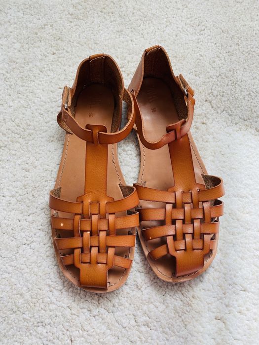 Sandale zara  piele marimea 36 pret 100ron