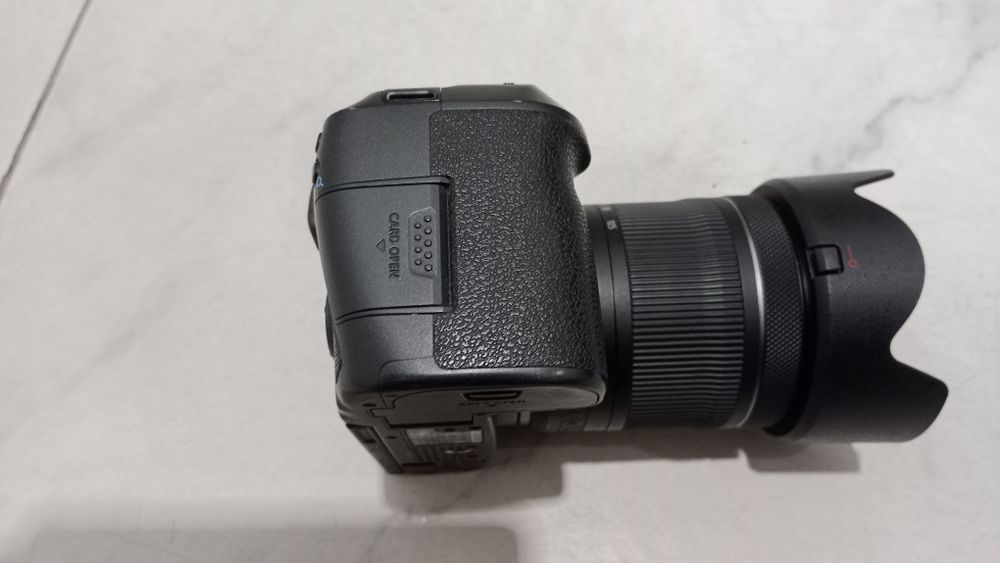 Canon eos R kamerasi sotiladi