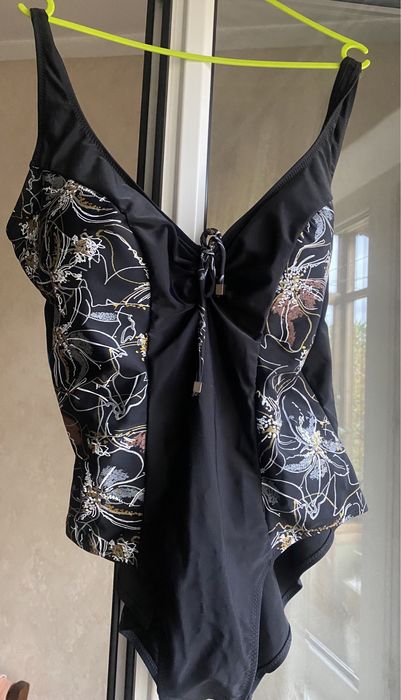 Купальник слитный 52 размера