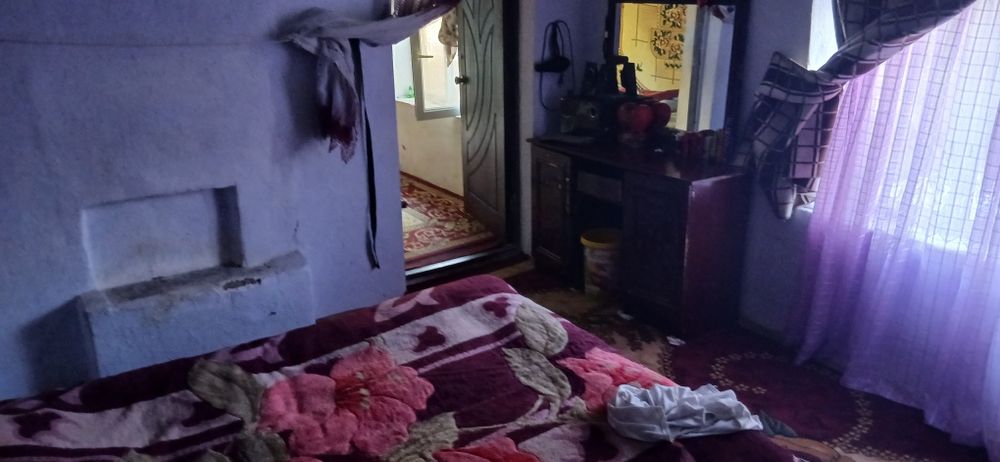 Srochni sotiladi 4 sotiq uy