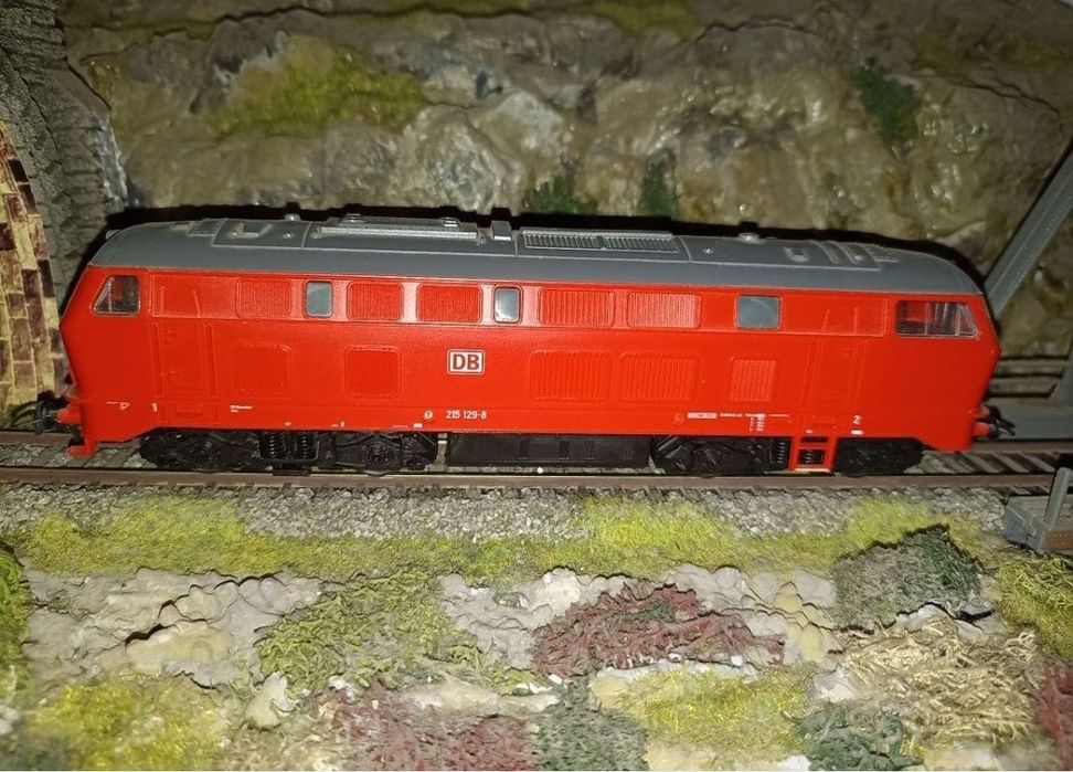 Locomotiva roco BR215
