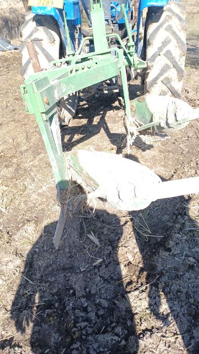 Vând plug cu doua cormane