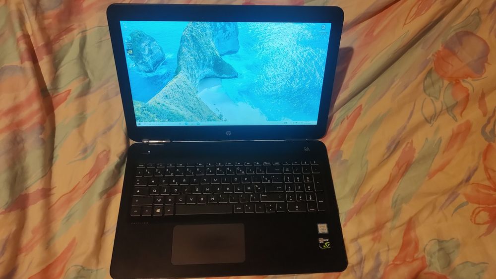 Vând laptop gaming H pavilion,i5 gen.8,gtx 1050,2g.