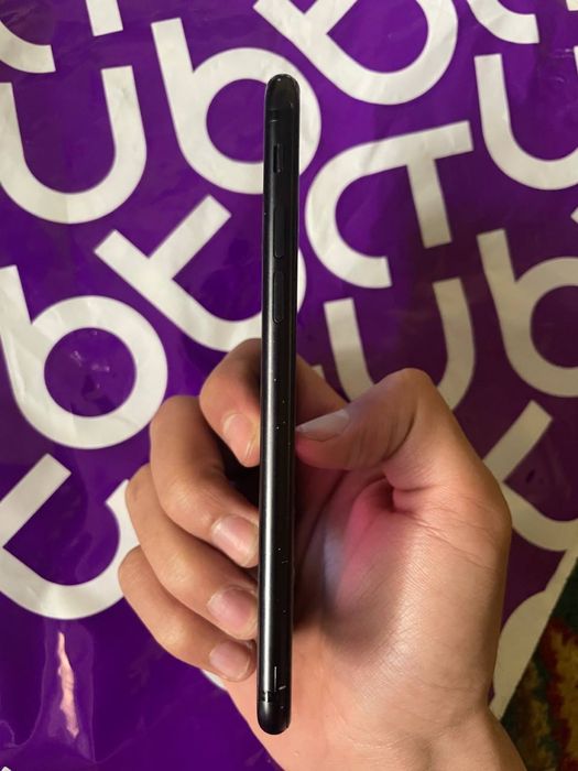 Iphone 7 black sotiladi