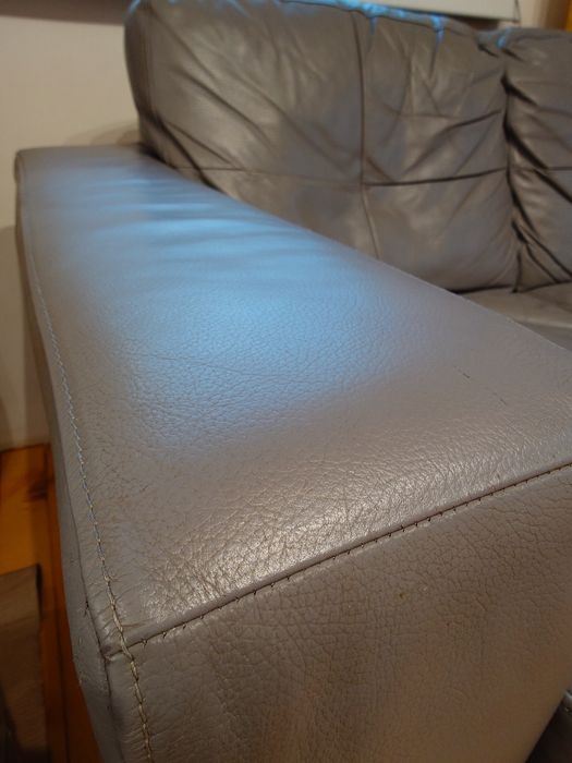 Сив кожен диван тройка, използван