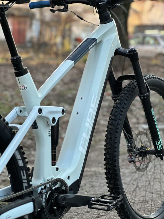 Електрически велосипед Cube Stereo 140 Карбон