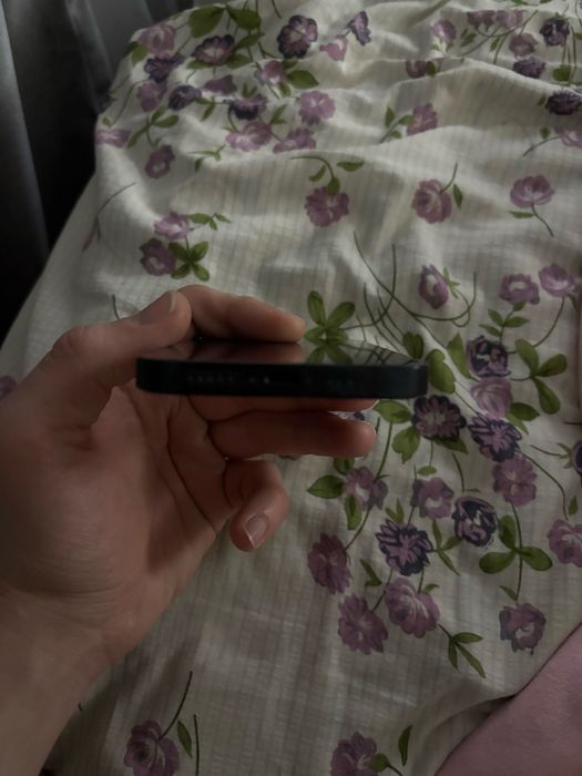 Продам айфон 14 128гб