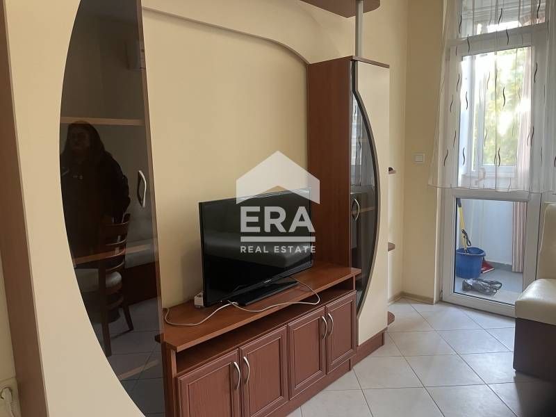 Дава се под наем Двустаен апартамент в Плевен, Широк център - 64 кв.м за 400 € - Снимка #3