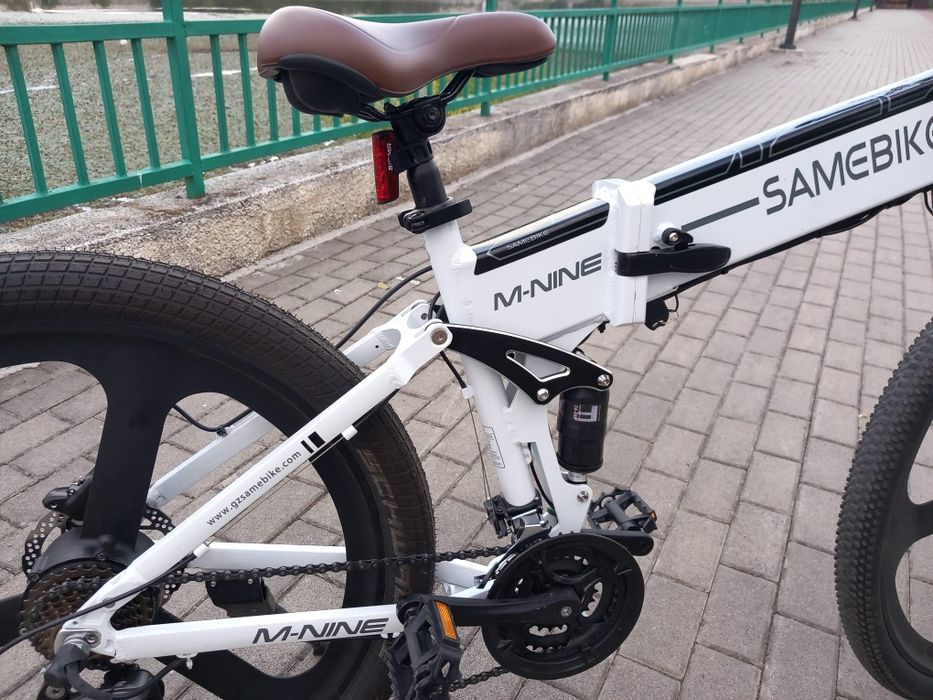 Bicicleta electrică pliabilă cu accelerație