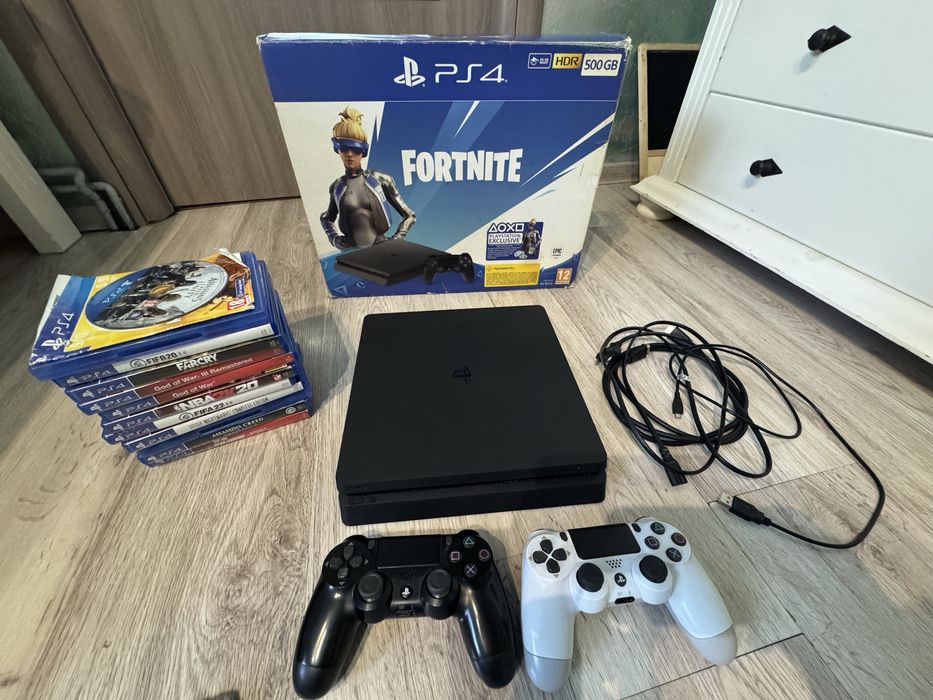 PS4 Slim 500GB Pachet complet  2 manete originale