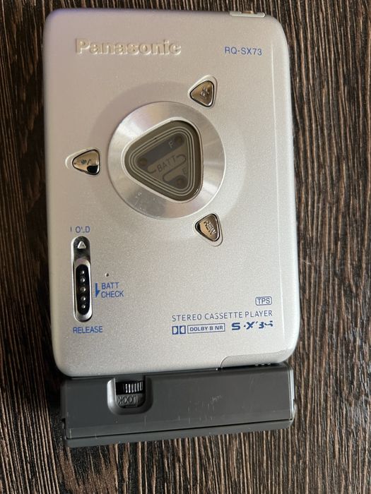 Продам кассетный плеер panasonic RQ -SX73