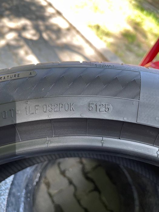 Continental EV 245/45R20