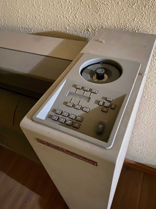 продается ПЛОТЕР б/у полностью в комплекте