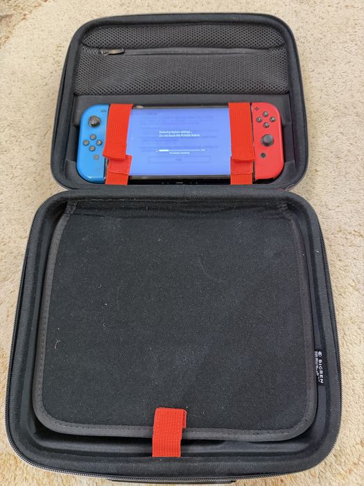 Nintendo swith oled + куфар за транспорт