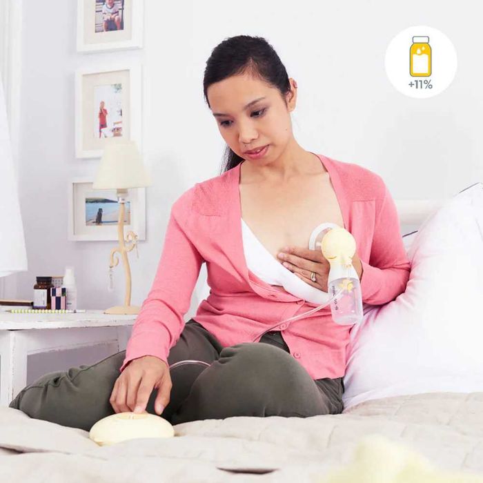 MEDELA Единична двуфазна електрическа помпа за кърма Swing Flex + шише