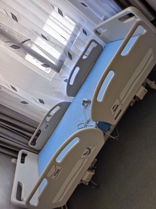 Vând pat medical nou