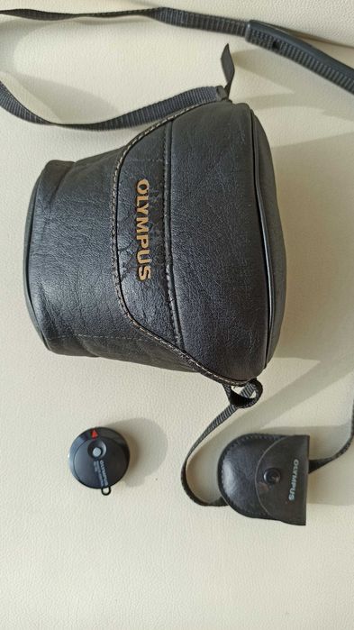 Продавам  ЛЕНТОВ фотоапарат ,,Olimpus'' IS 100