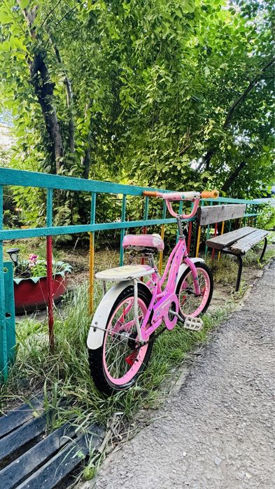 Велосипед для девочки 4-7 лет