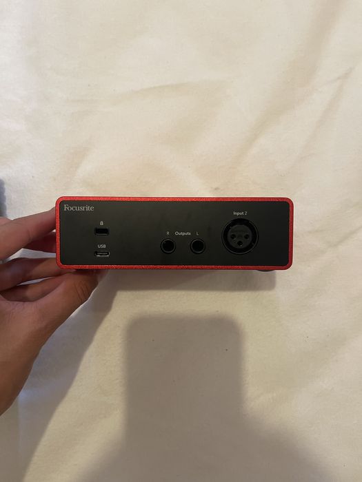 Set microfon Aston Spirit cu placa de suntet Focusrite si cablu XLR