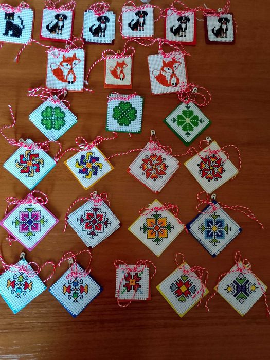 Бродирани мартеници