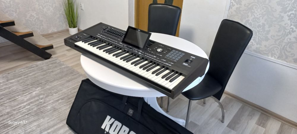 Vând korg pa 5x internațional de 61. Absolut ca și Nou adus azi din italia cu husa și set 2026.