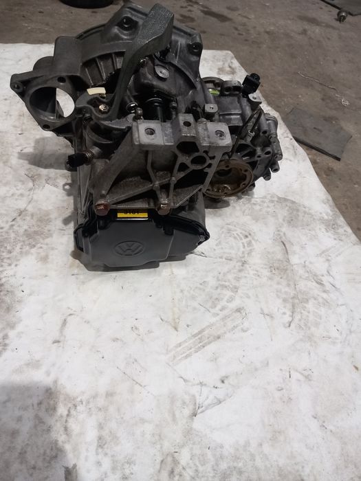Cutie viteze vw bital 2.0 AQY benzina 2002  5trepte