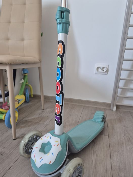Trotineta 3D copii Donut