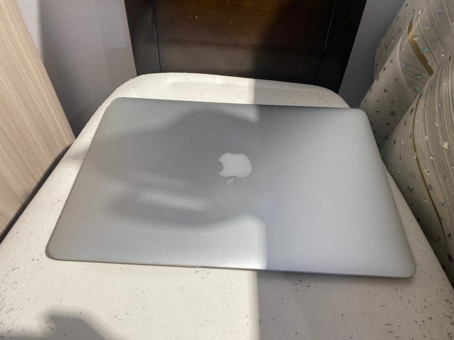 Apple Macbook intel core i5