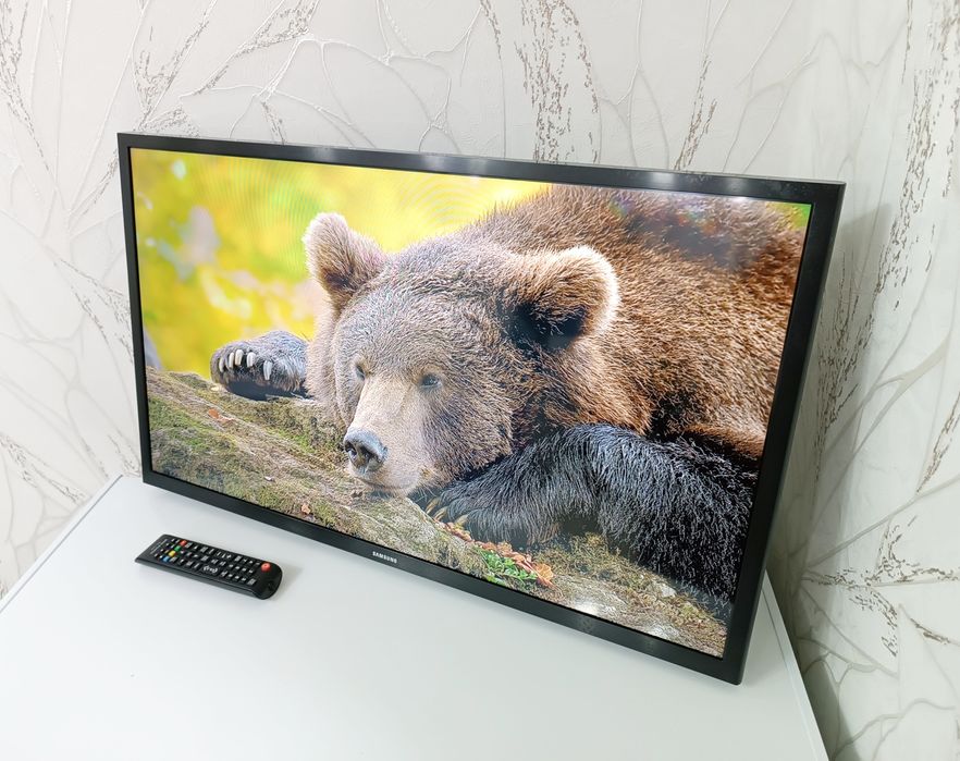 ТЕЛЕВИЗОР Смарт Samsung + Кронштейн.