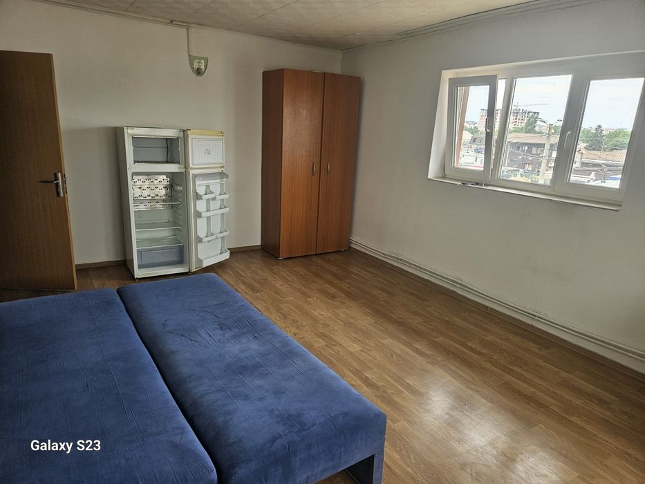 Cameră de închiriat