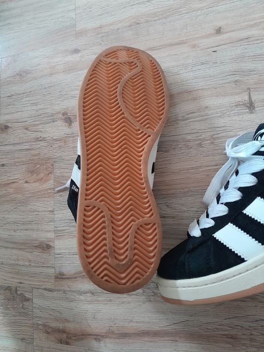 Продам кроссовки