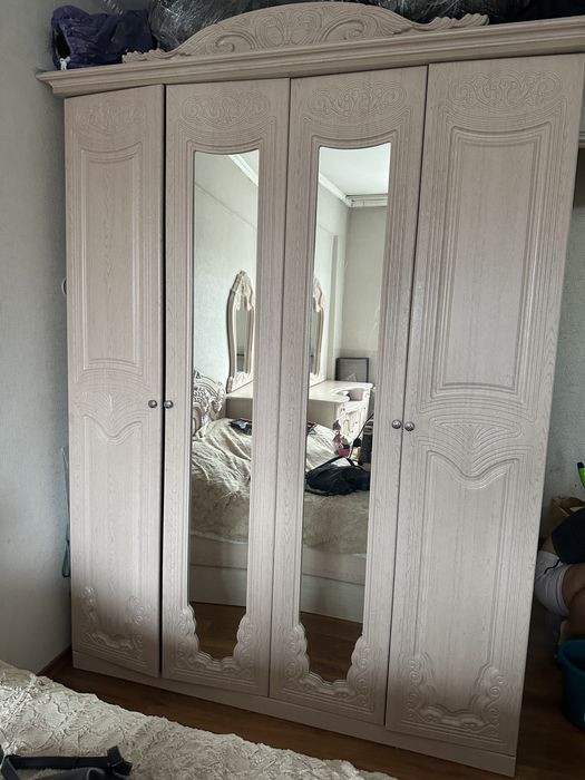 Продам спальный гарнитур