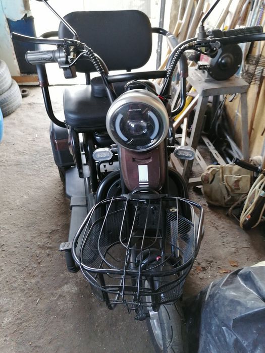 Електрическа количка за трудно подвижни хора