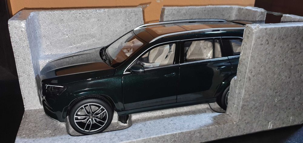 Machete 1:18 Mercedes-Benz [Norev / Paragon / NZG] (550 RON bucata)