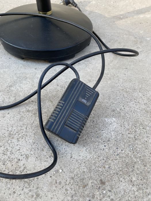 Vand lampadar negru