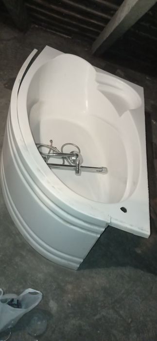 Vând cada baie  asimetrică de colț