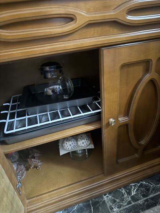 Секция с витрина като нова