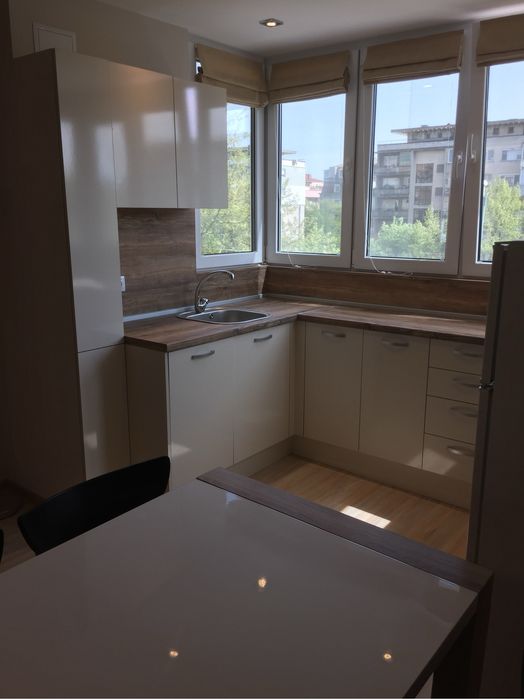 Дава се под наем Тристаен апартамент в Пловдив, Каменица 1 - 75 кв.м за 630 € - Снимка #2