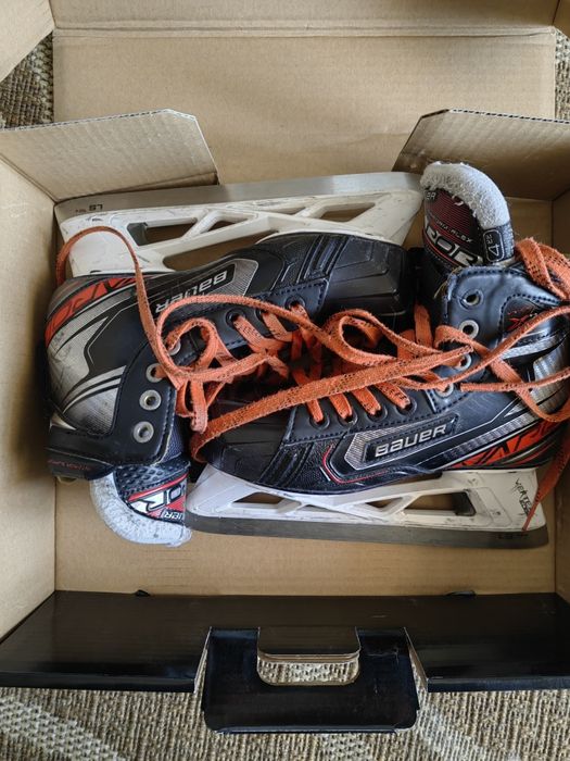 Продам вратарские коньки