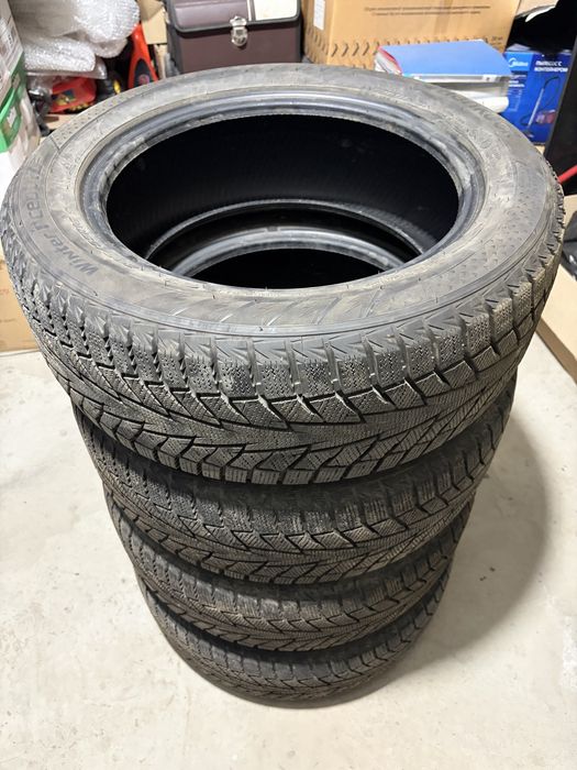 Зимние шины 205/55 16 Hankook липучка